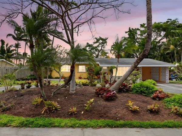 408 NW 21st St , Wilton Manors, FL 33311