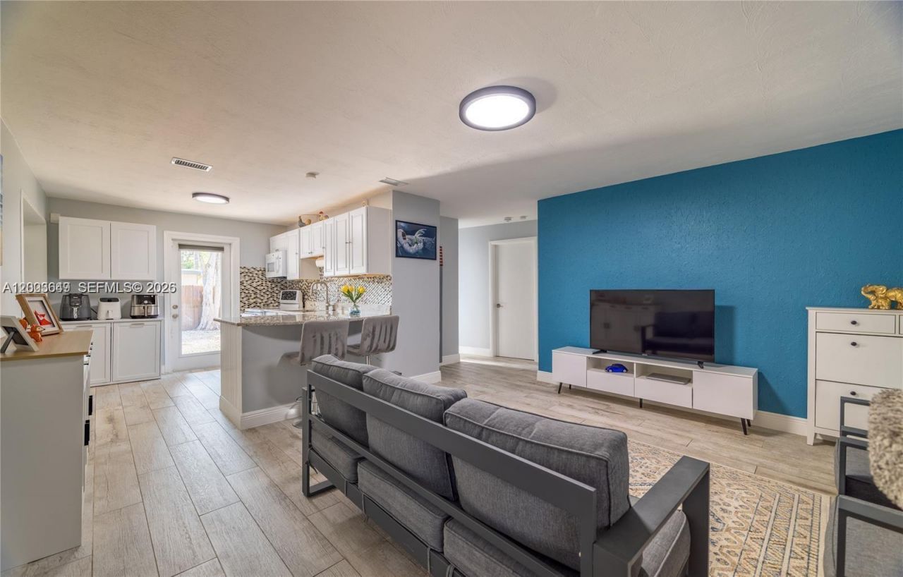 2950 NE 11th Ave , Pompano Beach, FL 33064 Photo