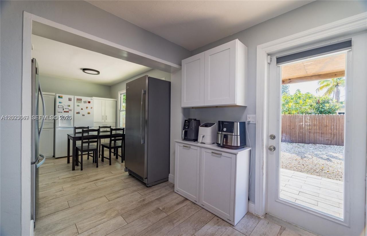 2950 NE 11th Ave , Pompano Beach, FL 33064 Photo