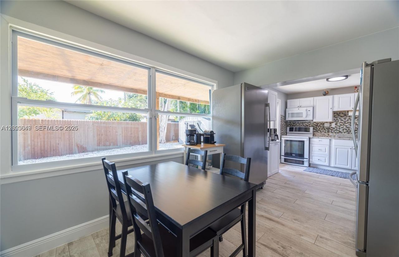 2950 NE 11th Ave , Pompano Beach, FL 33064 Photo