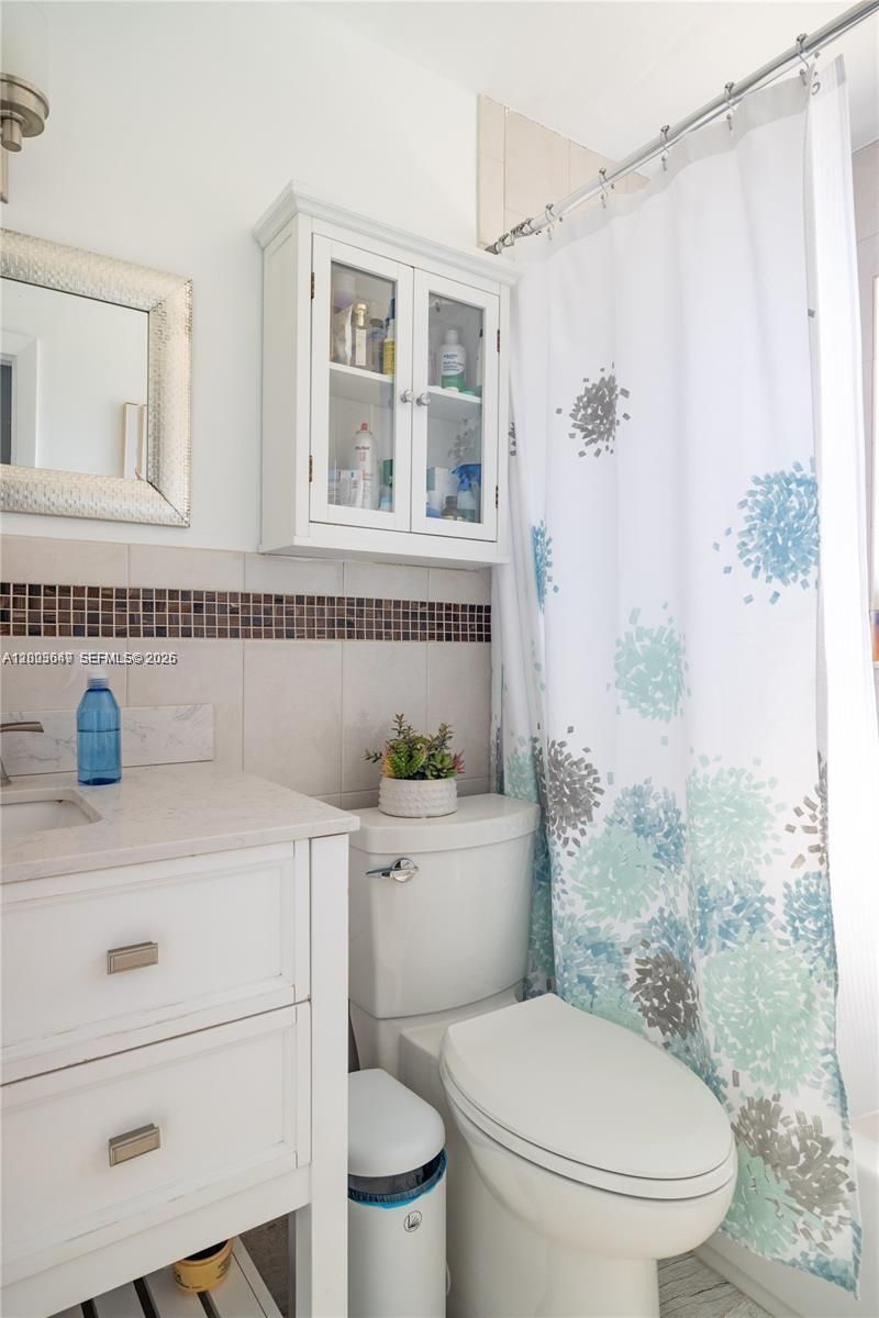 2950 NE 11th Ave , Pompano Beach, FL 33064 Photo