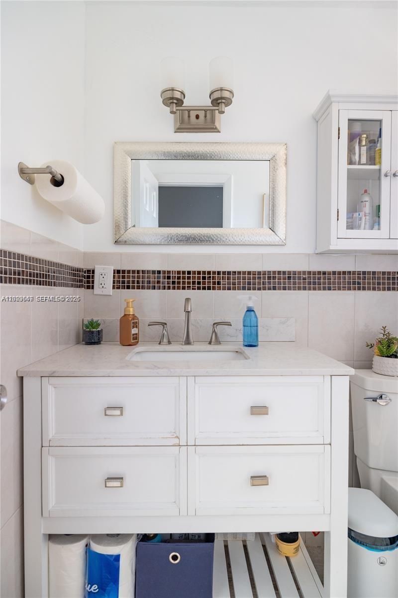 2950 NE 11th Ave , Pompano Beach, FL 33064 Photo