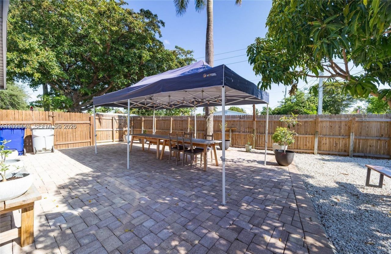 2950 NE 11th Ave , Pompano Beach, FL 33064 Photo