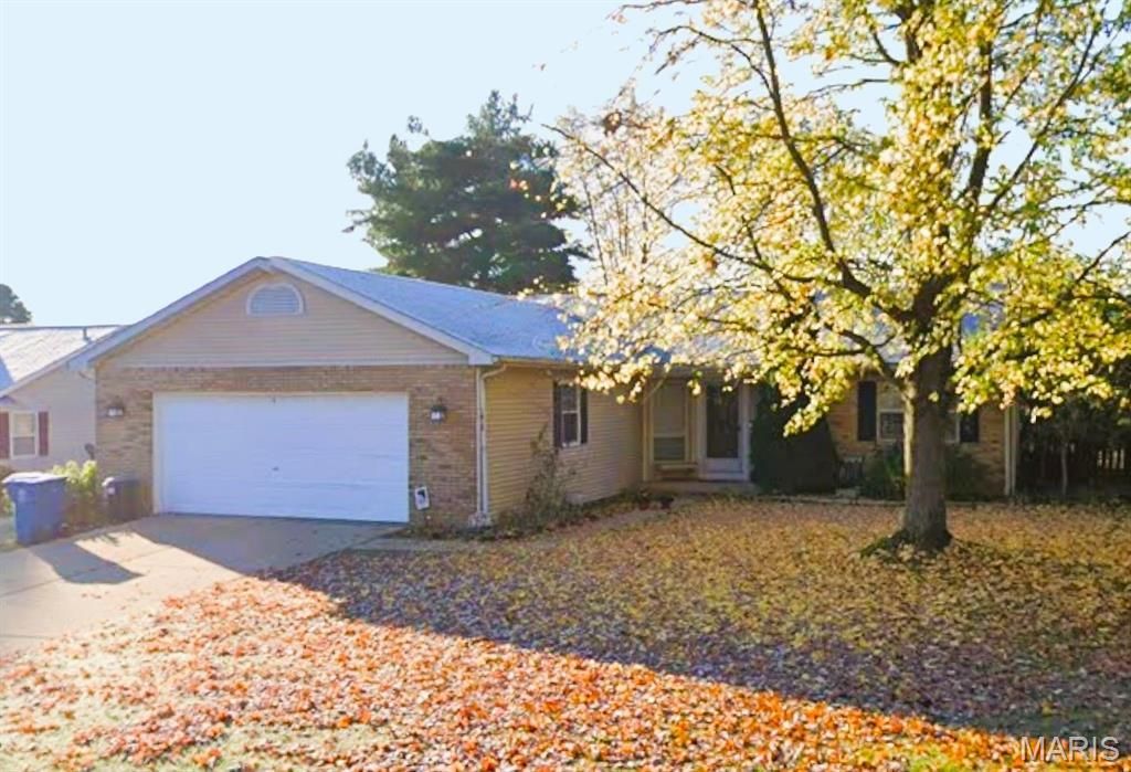 3812 Rolling Meadows Drive , Belleville, IL 62221 Main Photo