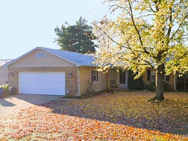 3812 Rolling Meadows Drive , Belleville, IL 62221