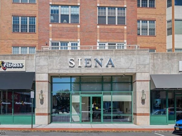 48 S Park St, Montclair, NJ 07042