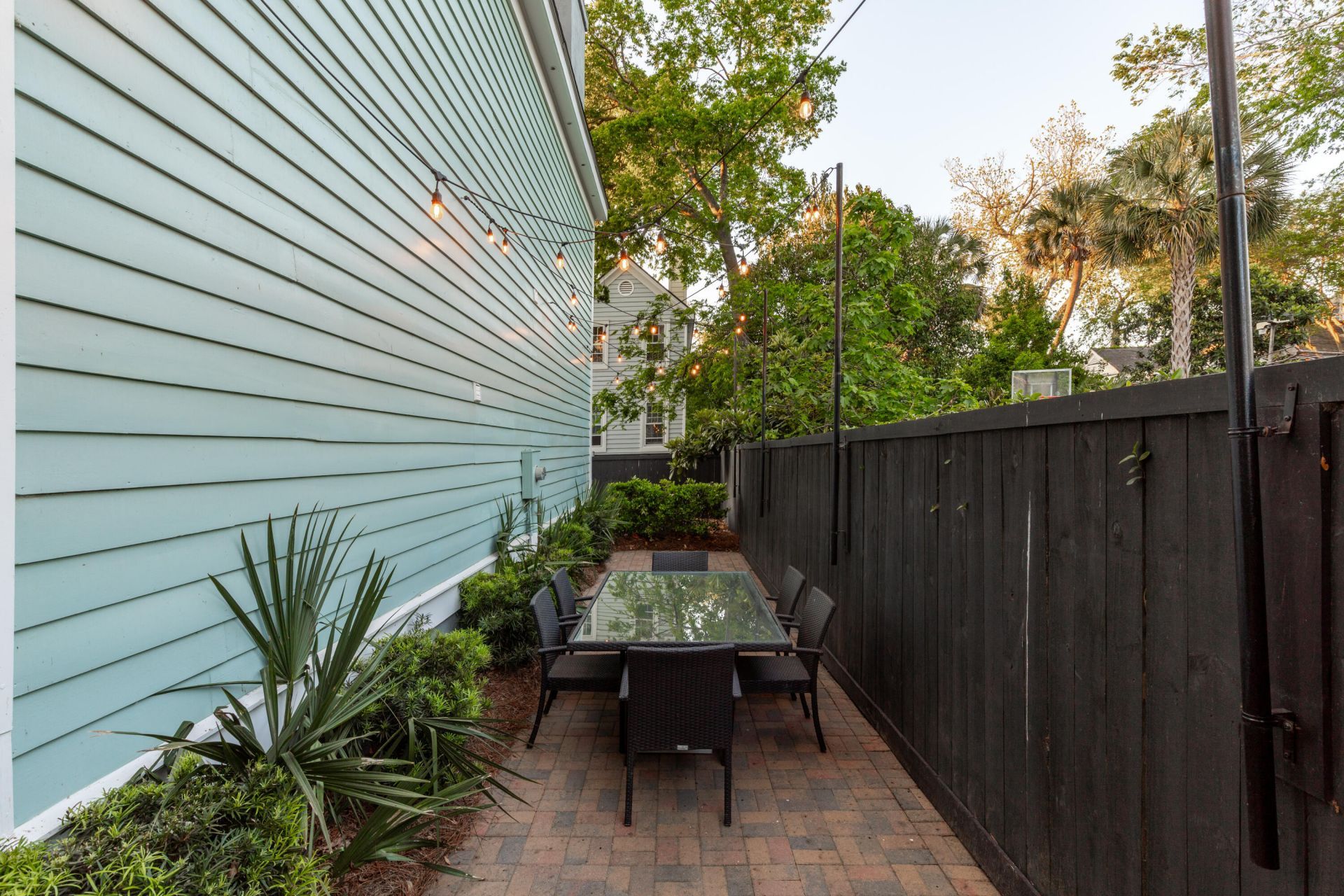 108 Smith Street Photo 32