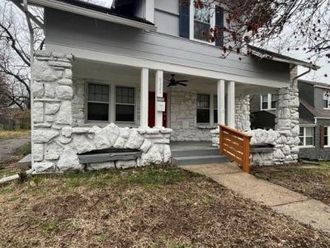 9321 E 15th Street Independence, MO 64052