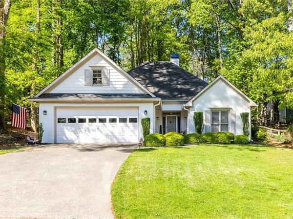 4111 Huntcliff Drive , Woodstock, GA 30189