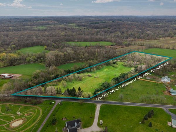 9602 Clinton Road, Manchester, MI 48158