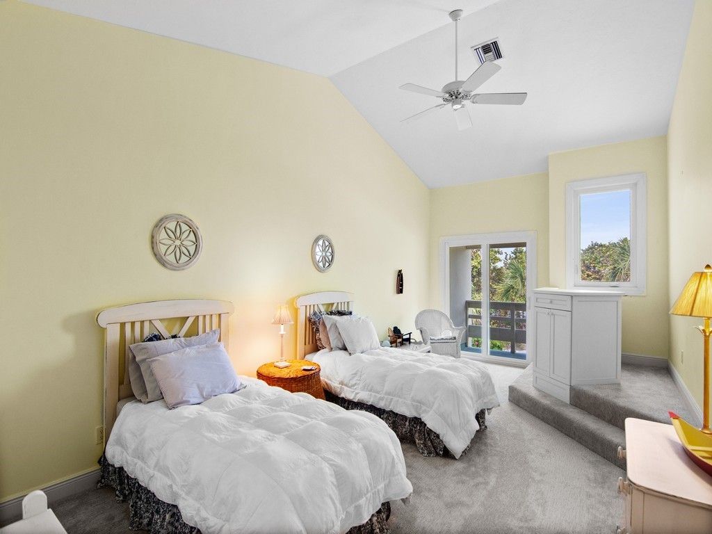 560 N Monterey Drive, Indian River Shores, FL 32963 Photo