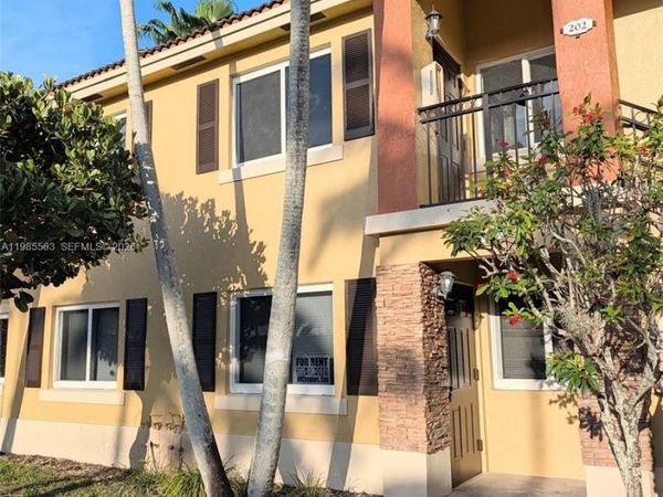 945 NE 33rd Ter, Unit 102, Homestead, FL 33033