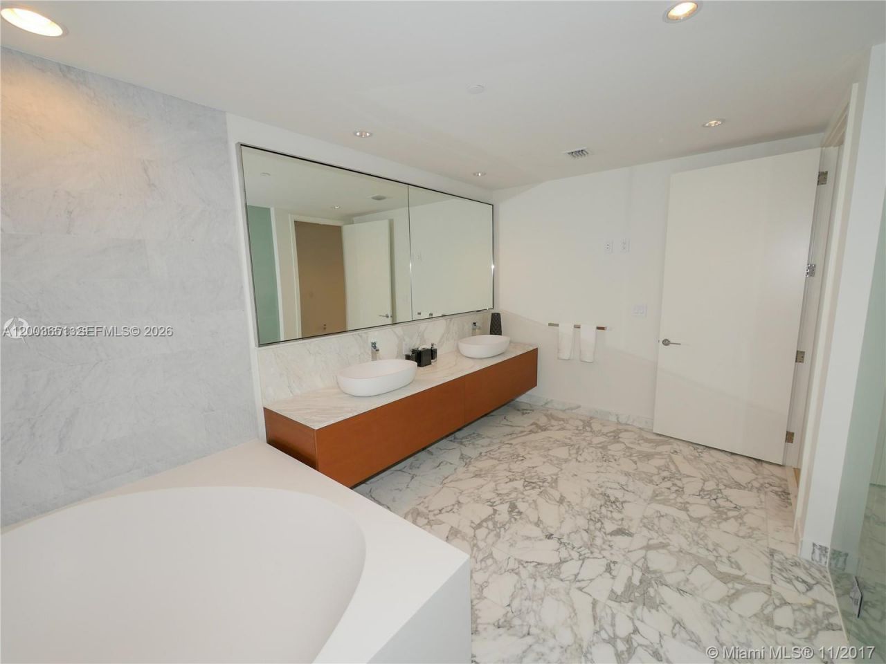 10201 Collins Ave , Unit 2006, Bal Harbour, FL 33154 Photo