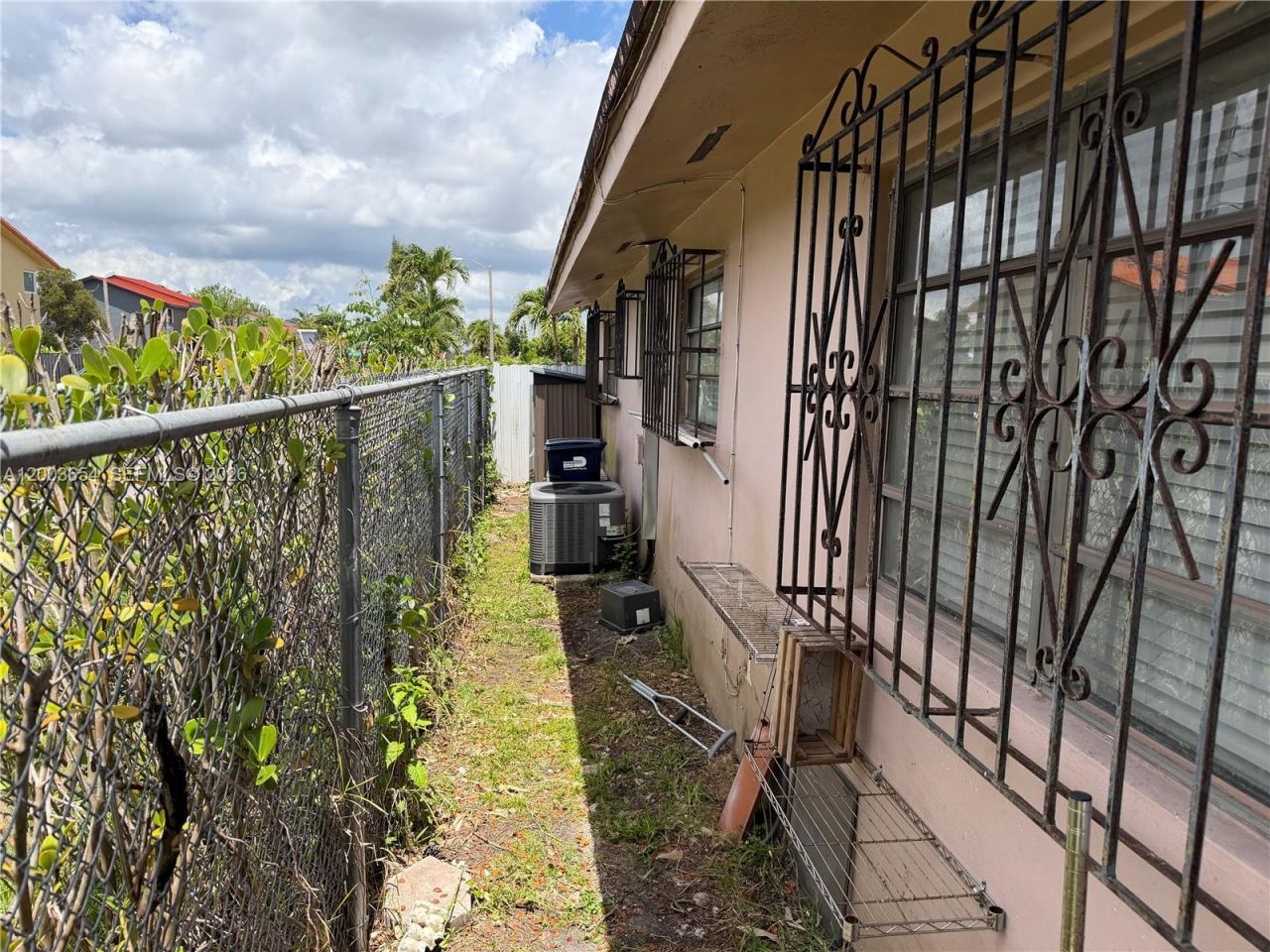 11437 SW 7th Ter , Unit 11439, Sweetwater, FL 33174 Photo