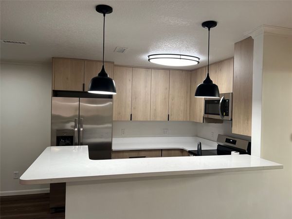 4910 Pleasant Street, Unit 2, West Des Moines, IA 50266