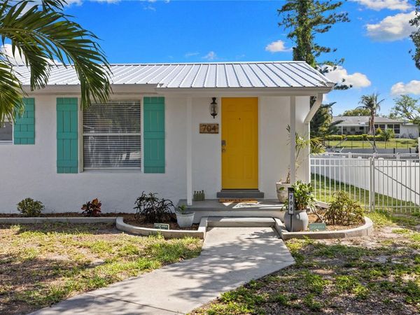 704 69TH AVENUE , BRADENTON, FL 34207
