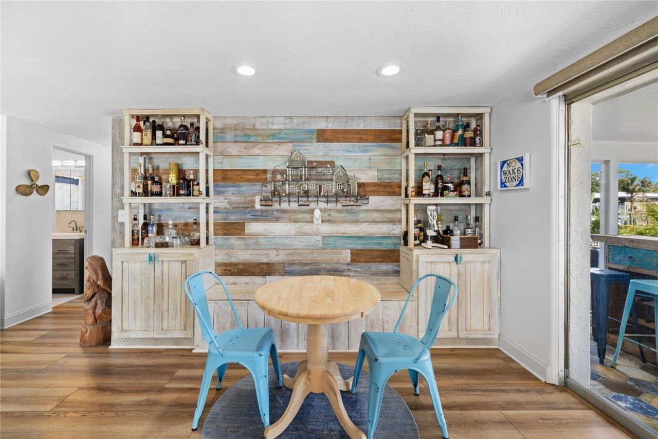 704 69th Avenue , Bradenton, FL 34207 Photo