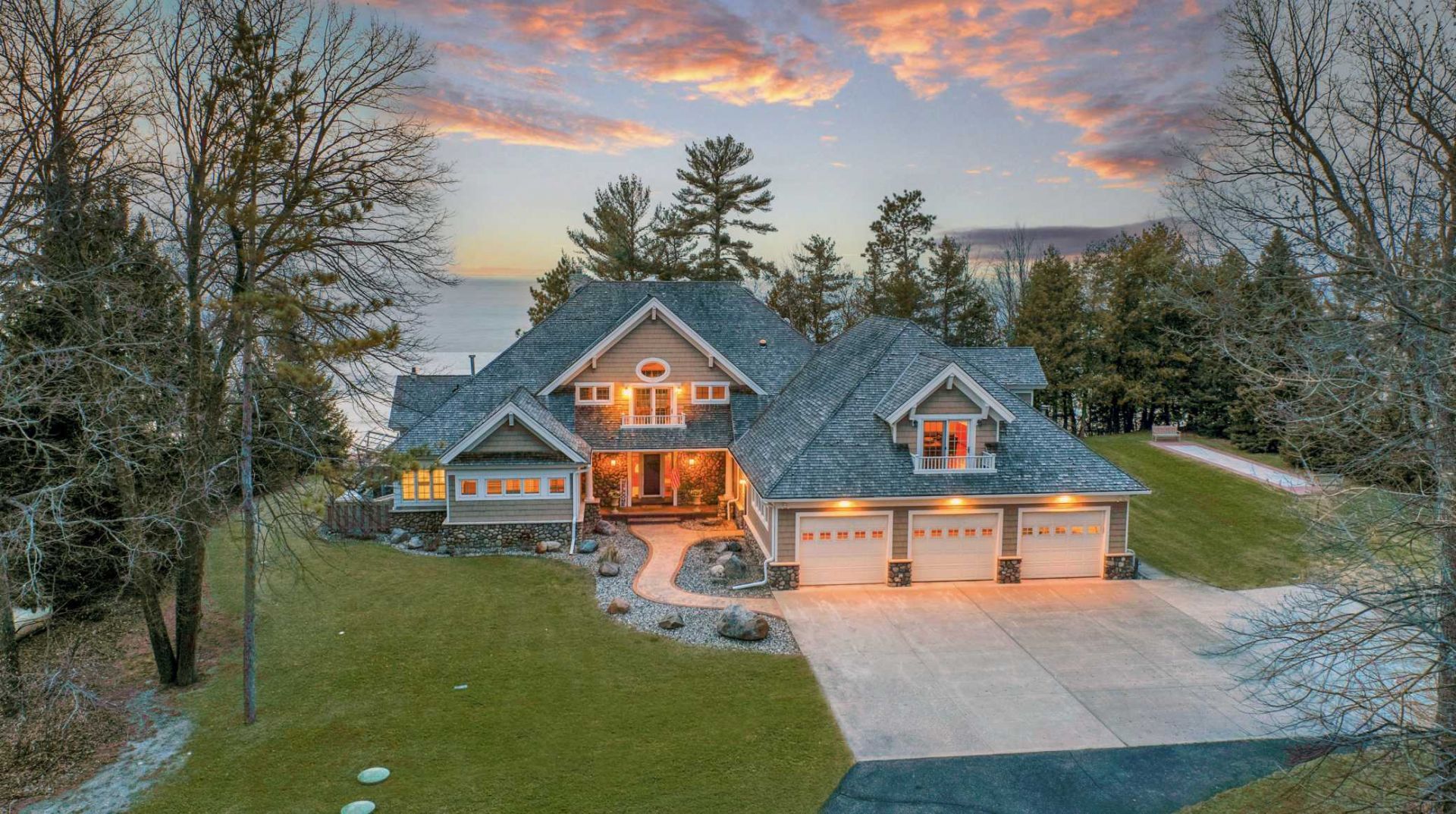 1242 Maple Leaf Trail NW, Walker, MN 56484