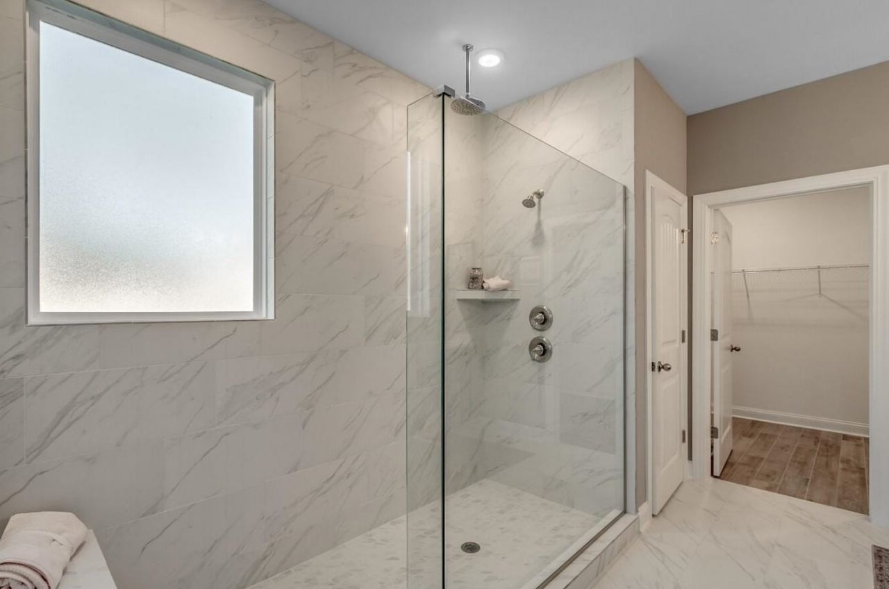 3080 Claredon St Photo 19