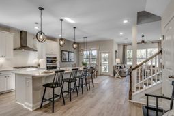 3080 Claredon St photo 4