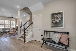 3080 Claredon St photo 4