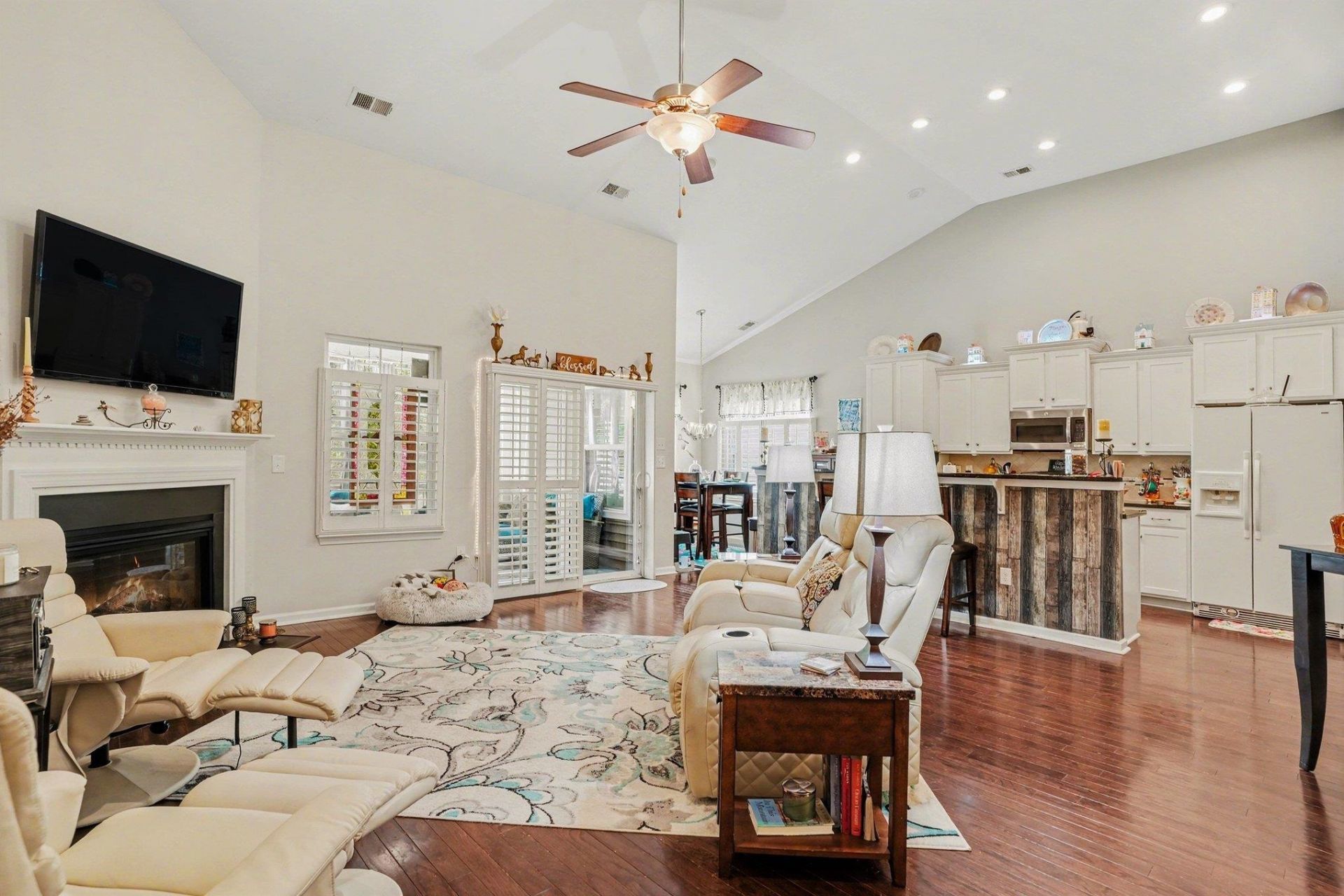 3672 White Wing Circle  Photo 4