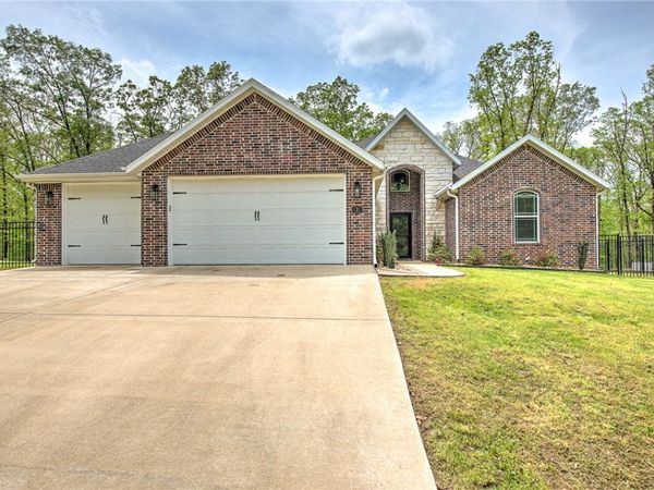 1 Kent Drive , Bella Vista, AR 72714