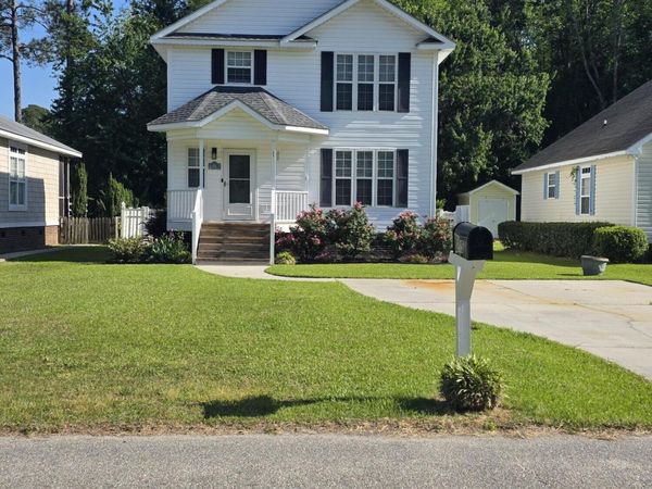 215 Grays Lane , Elizabethtown, NC 28337