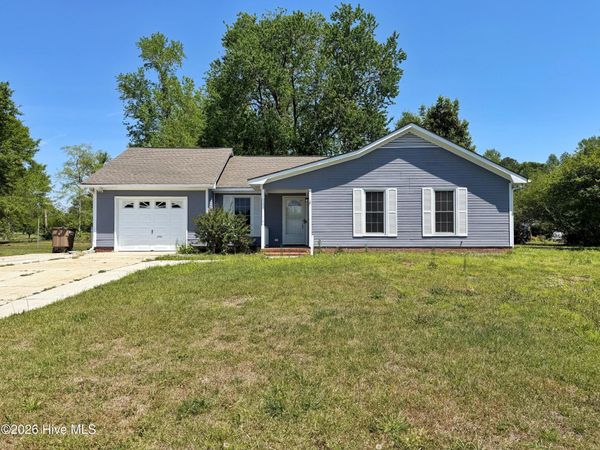 203 Woodcrest Court , Jacksonville, NC 28540