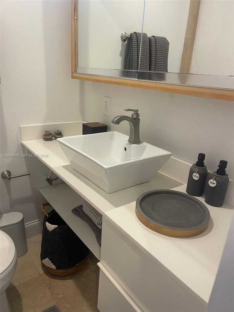 338 Roosevelt St , Hollywood, FL 33019 Photo