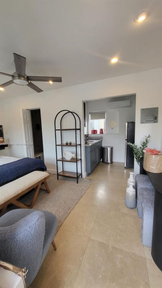 338 Roosevelt St , Hollywood, FL 33019 Photo