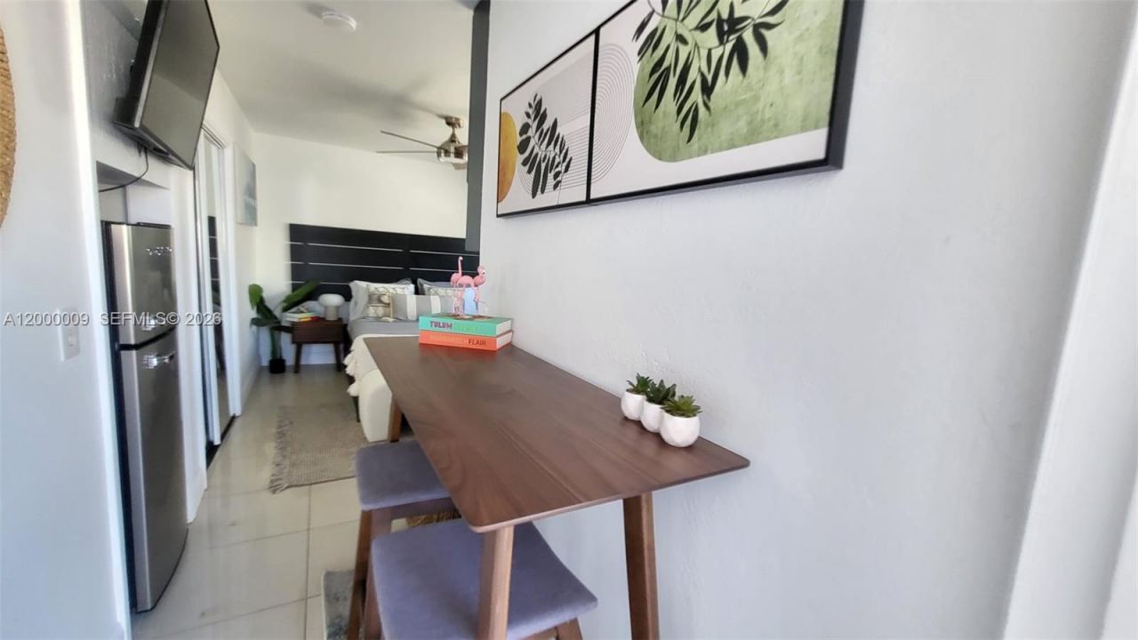 338 Roosevelt St , Hollywood, FL 33019 Photo