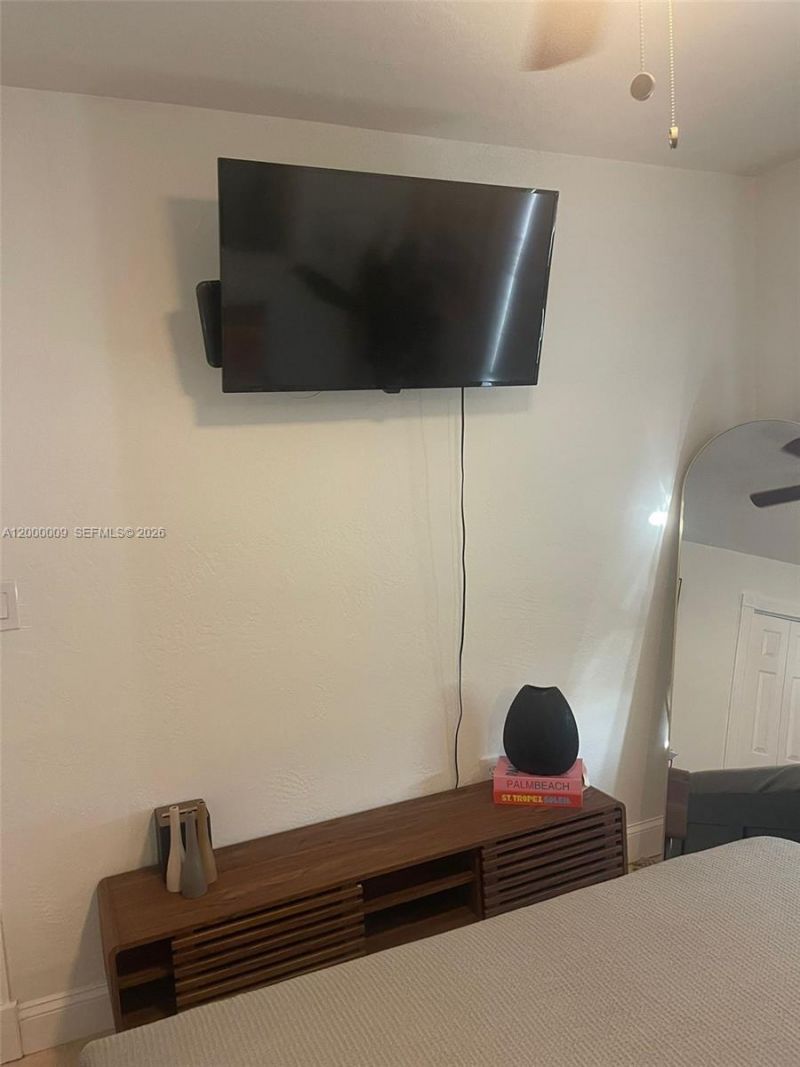 338 Roosevelt St , Hollywood, FL 33019 Photo