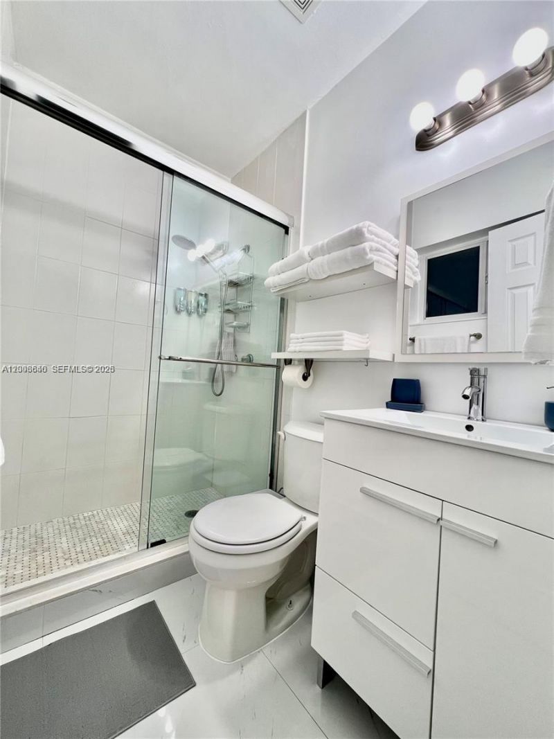 1380 SW 11th St , Unit 1, Miami, FL 33135 Photo