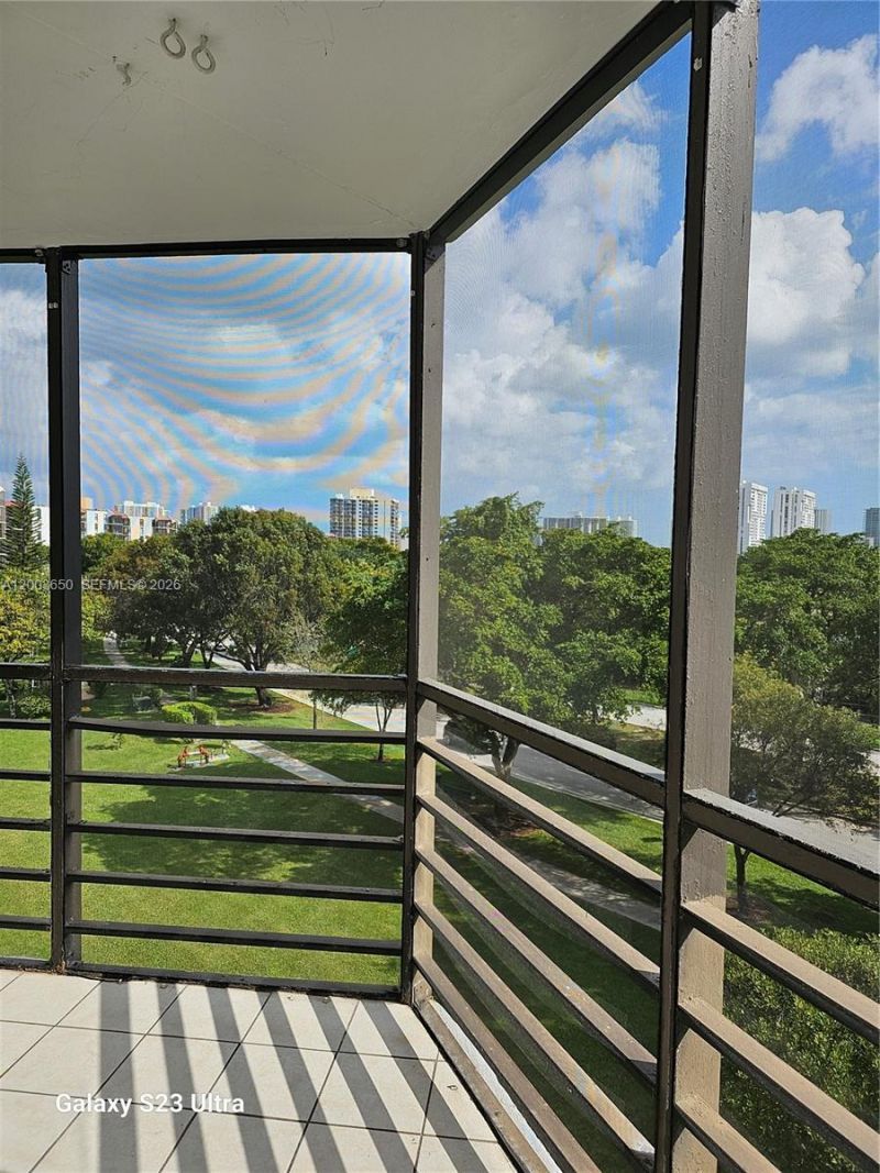 20400 W Country Club Dr , Unit 508, Aventura, FL 33180 Photo