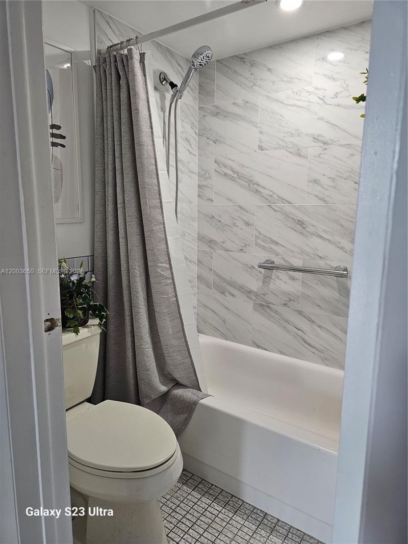 20400 W Country Club Dr , Unit 508, Aventura, FL 33180 Photo