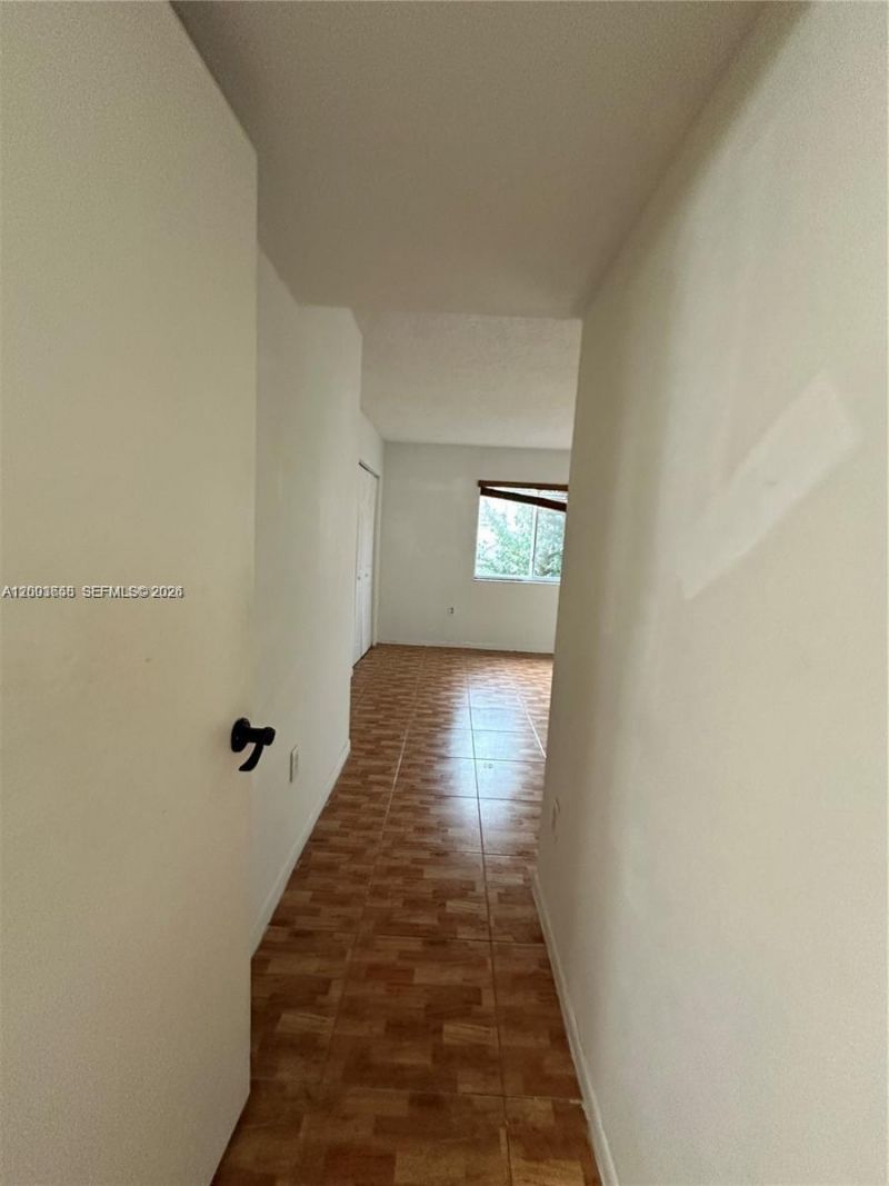 551 NW 82nd Ave, Unit 502, Miami, FL 33126 Photo