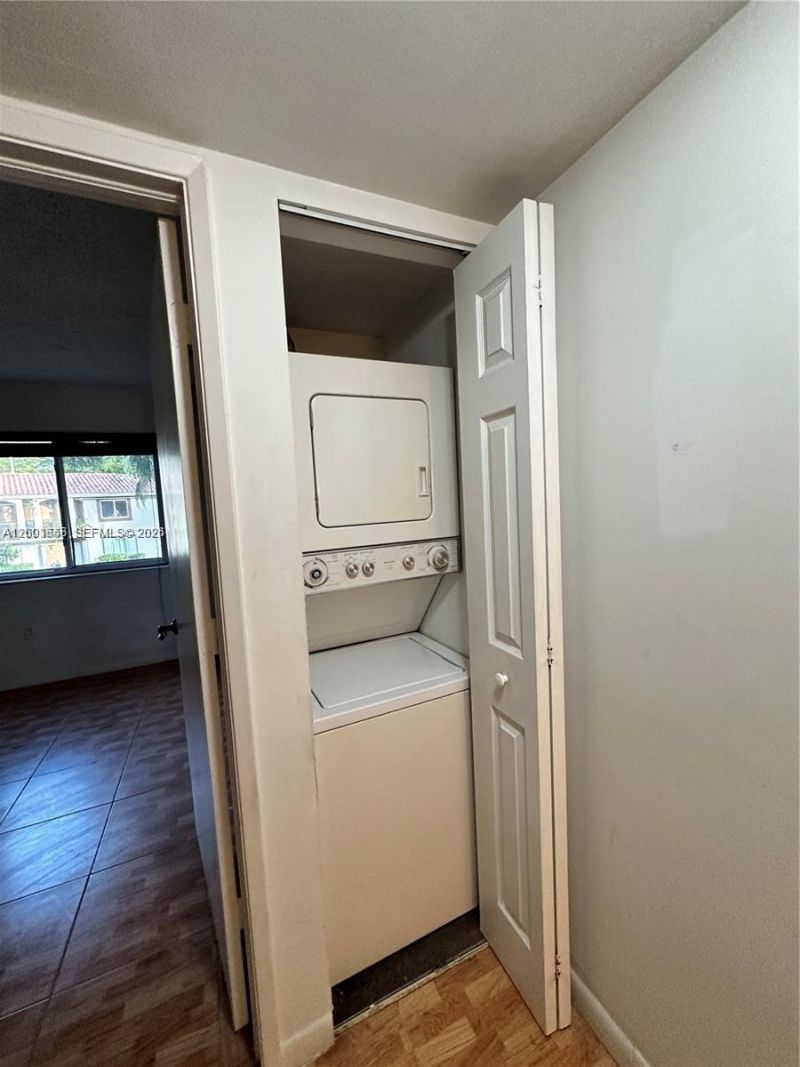 551 NW 82nd Ave, Unit 502, Miami, FL 33126 Photo