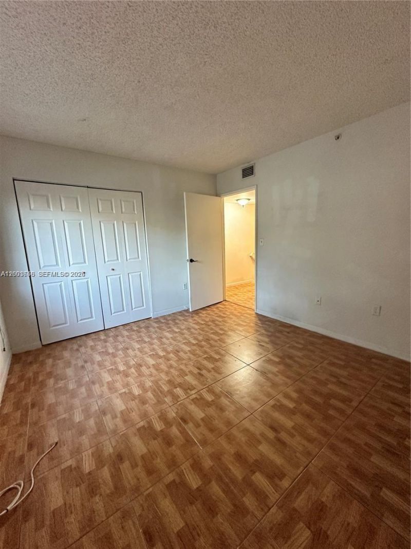 551 NW 82nd Ave, Unit 502, Miami, FL 33126 Photo