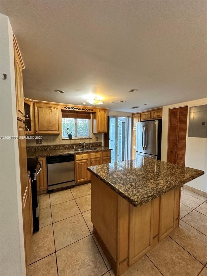 551 NW 82nd Ave, Unit 502, Miami, FL 33126 Photo