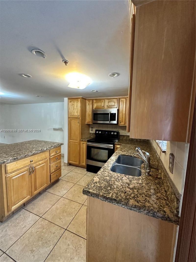 551 NW 82nd Ave, Unit 502, Miami, FL 33126 Photo