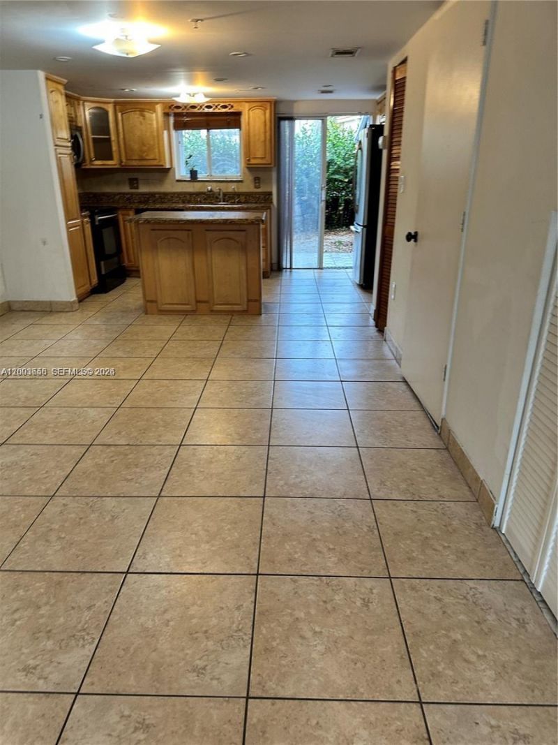 551 NW 82nd Ave, Unit 502, Miami, FL 33126 Photo