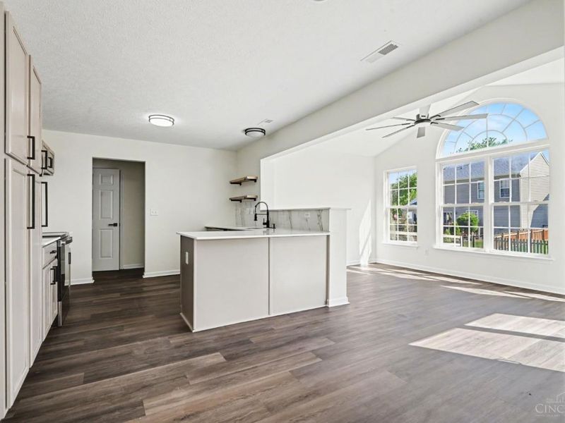 222 Indian Lake Drive, Hamilton Twp, OH 45039 Photo 6