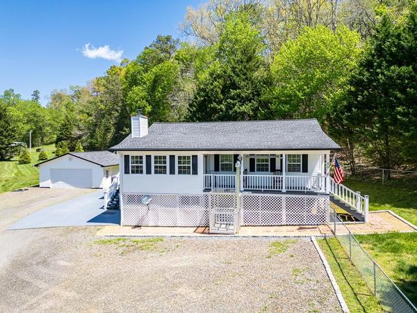 25 Winchester Woods Dr, Murphy, NC 28906