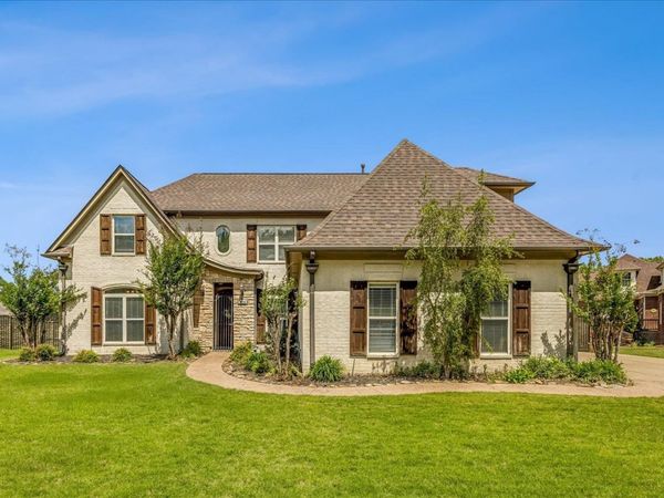 8926 VALLEY MILL LN, Bartlett, TN 38002