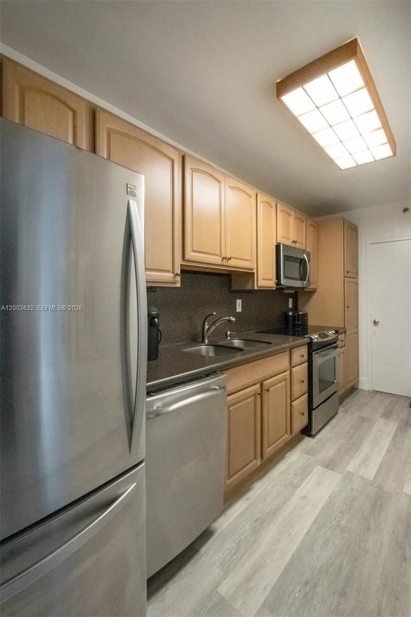 100 Lincoln Rd , Unit 439, Miami Beach, FL 33139 Photo