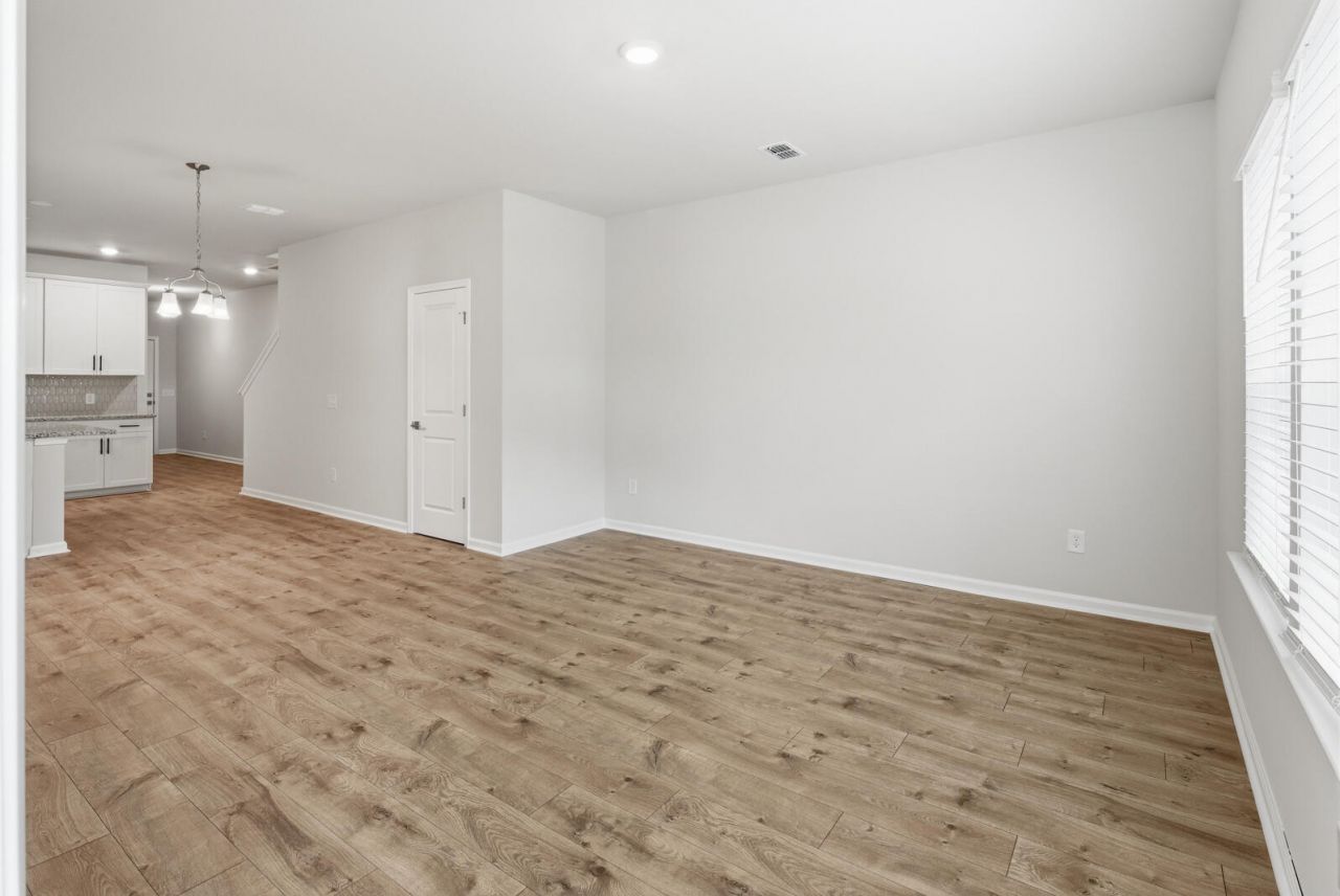 210 Twinleaf Court Photo 10