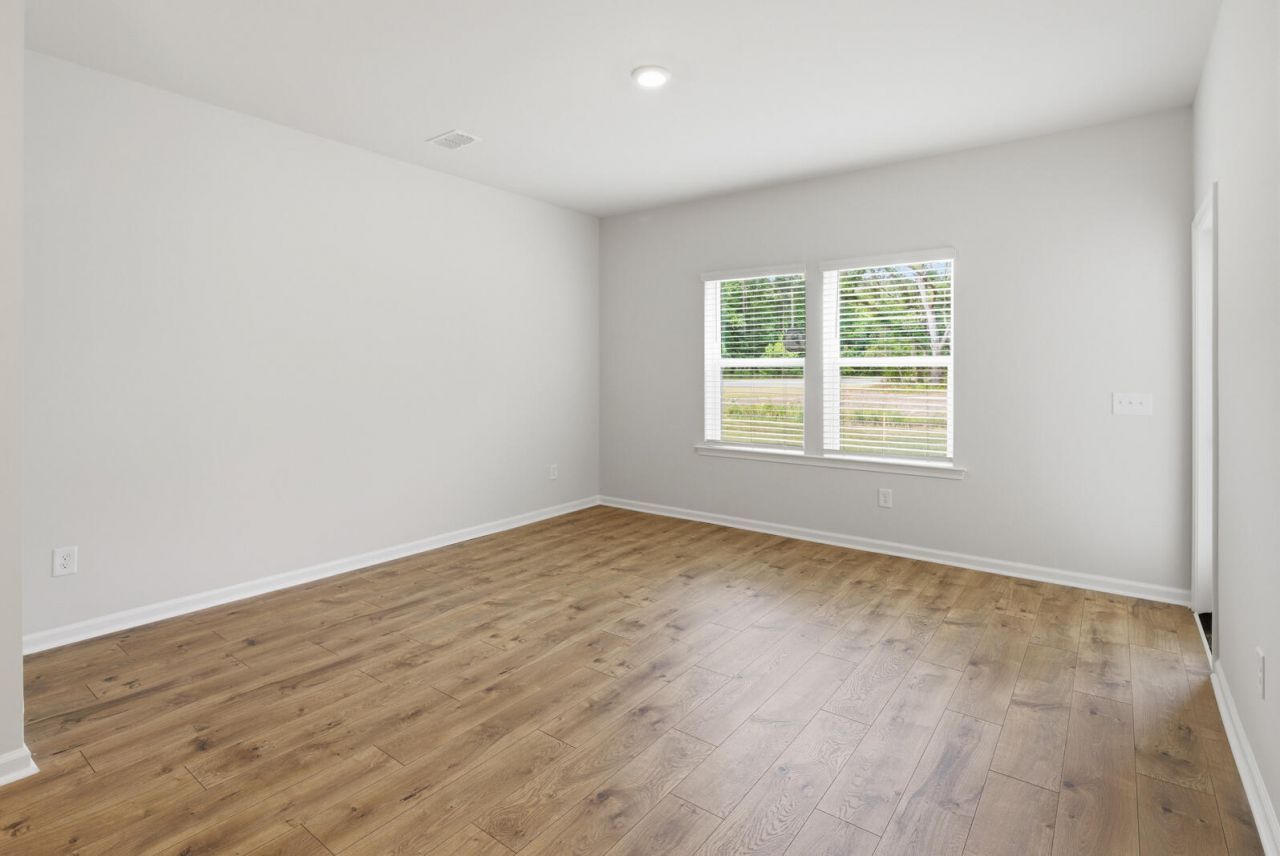 210 Twinleaf Court Photo 11