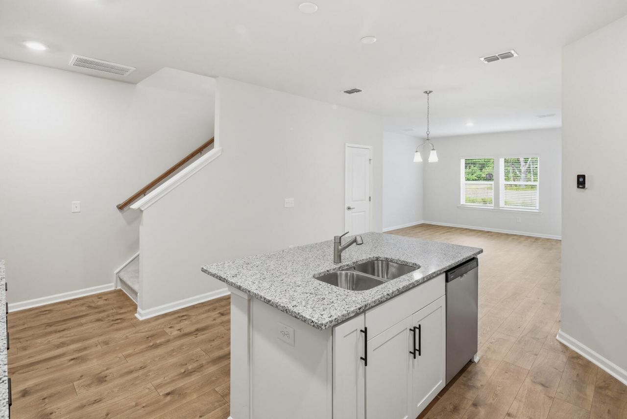 210 Twinleaf Court Photo 13