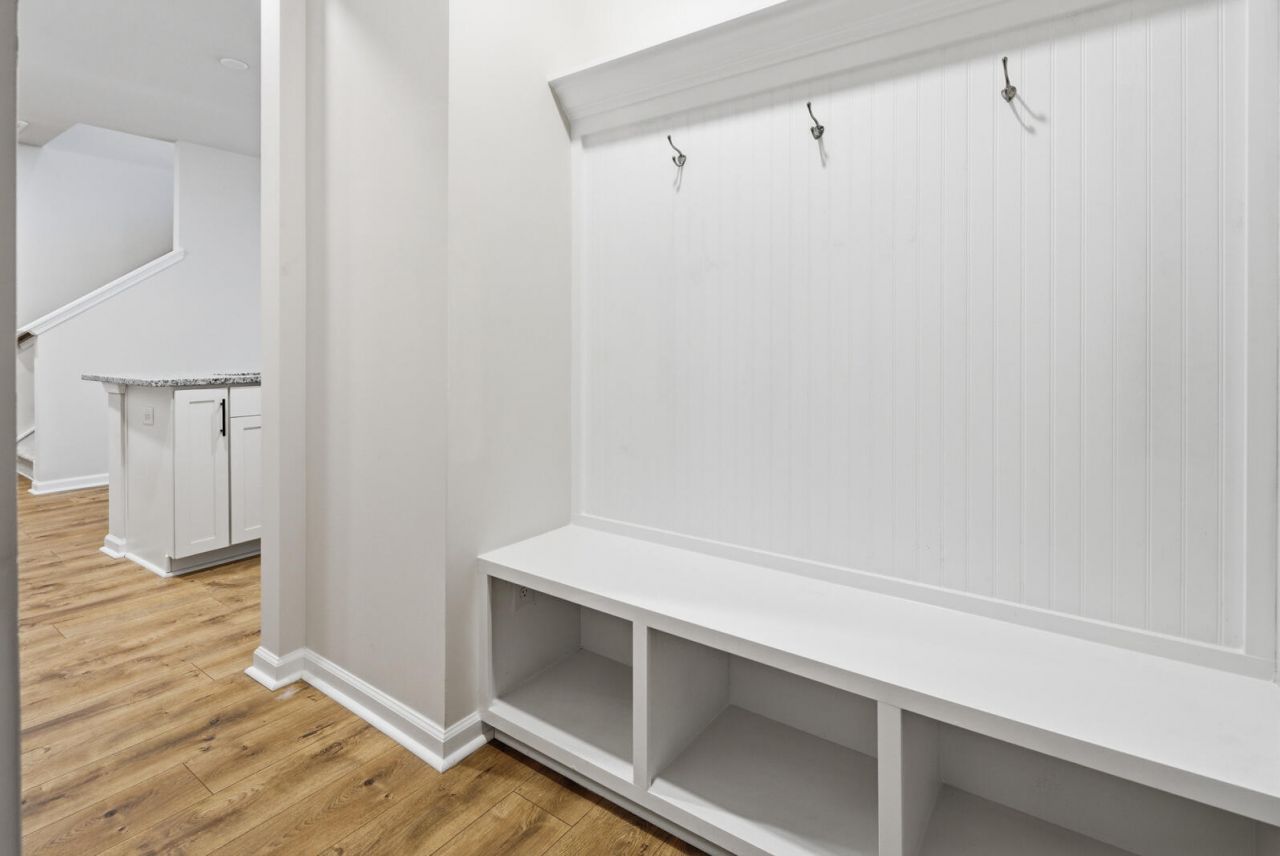 210 Twinleaf Court Photo 18